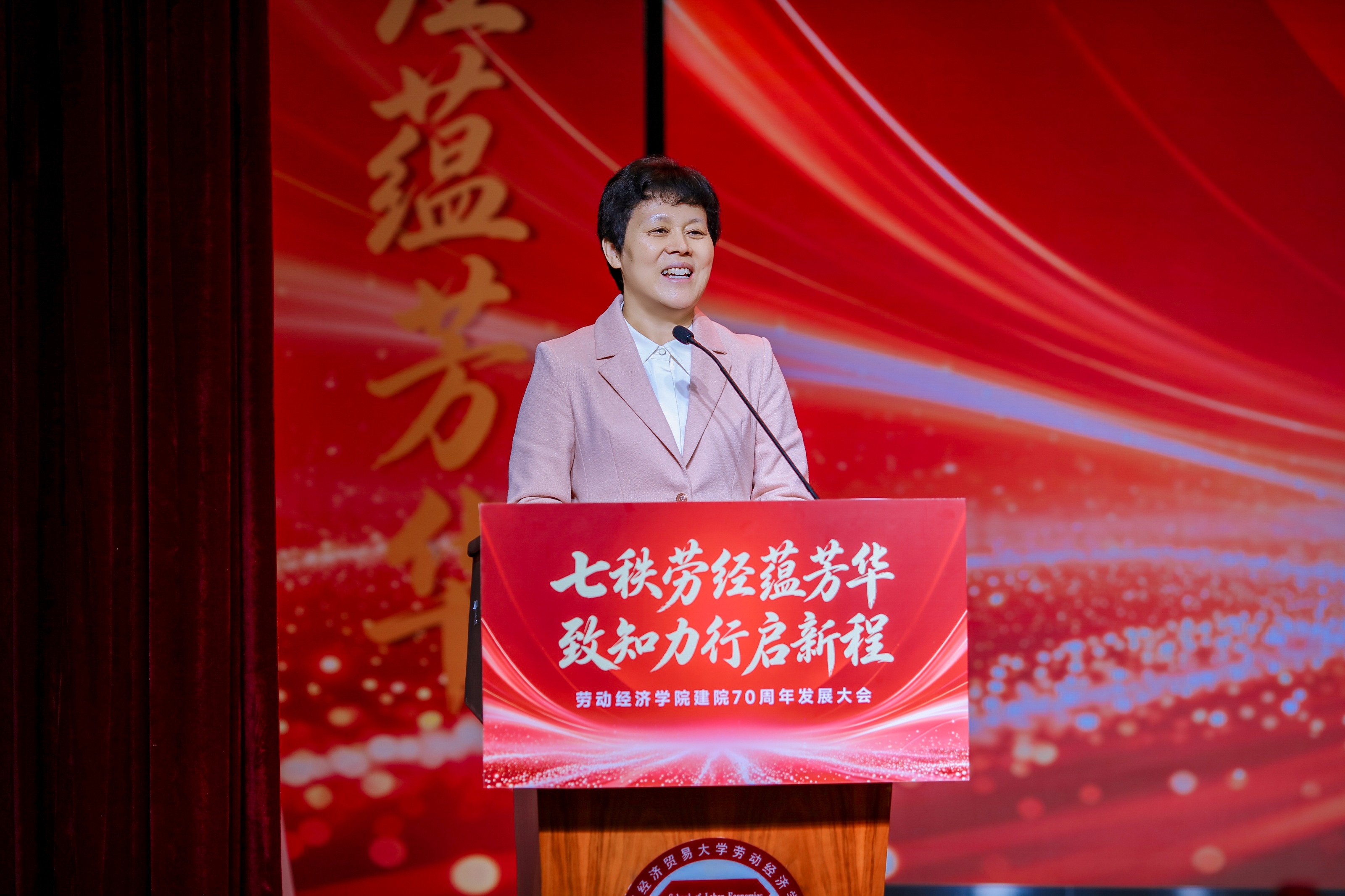 书记.jpg 书记.jpg